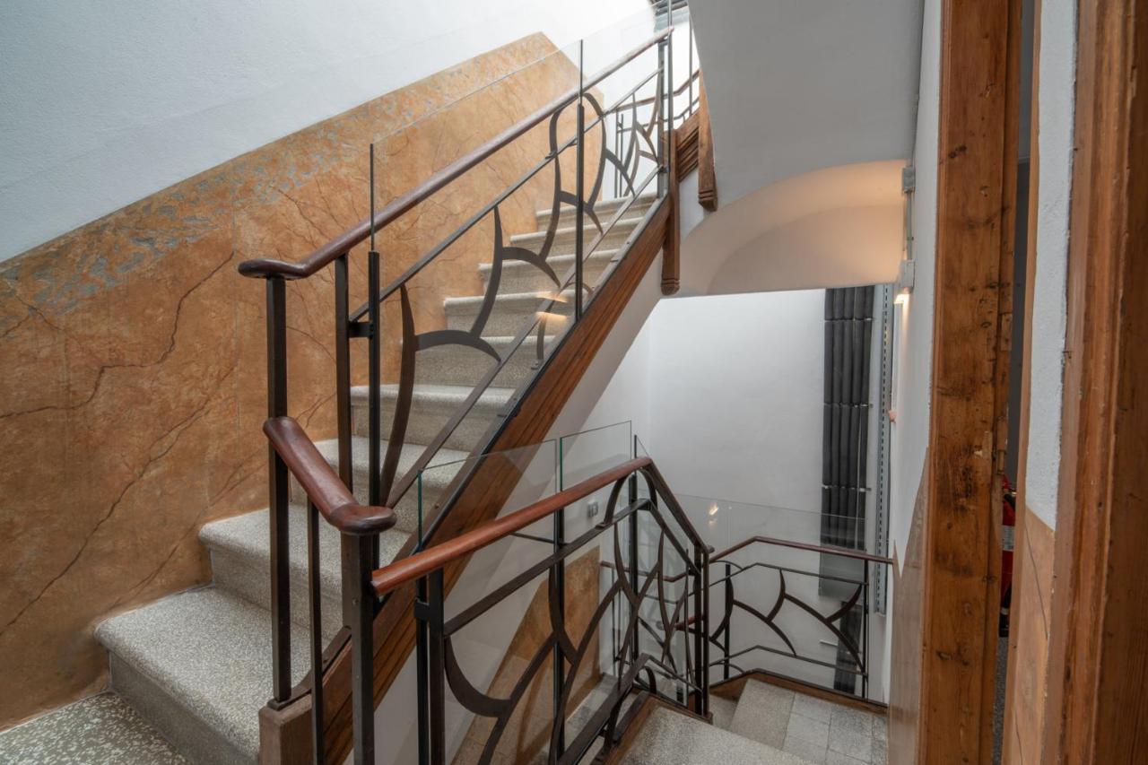 Feelathome Stadium Apartments L'Hospitalet de Llobregat Esterno foto